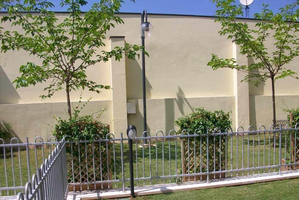 加尔达皇宫酒店 佩斯基耶拉德加达 外观 照片